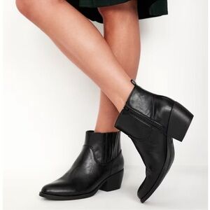 (NWT) Faux Black Leather Western Ankle Boots / Booties Old Navy (Size 10)